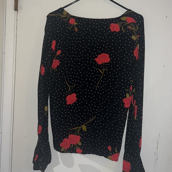 Volcom Top - Picture 2 of 2